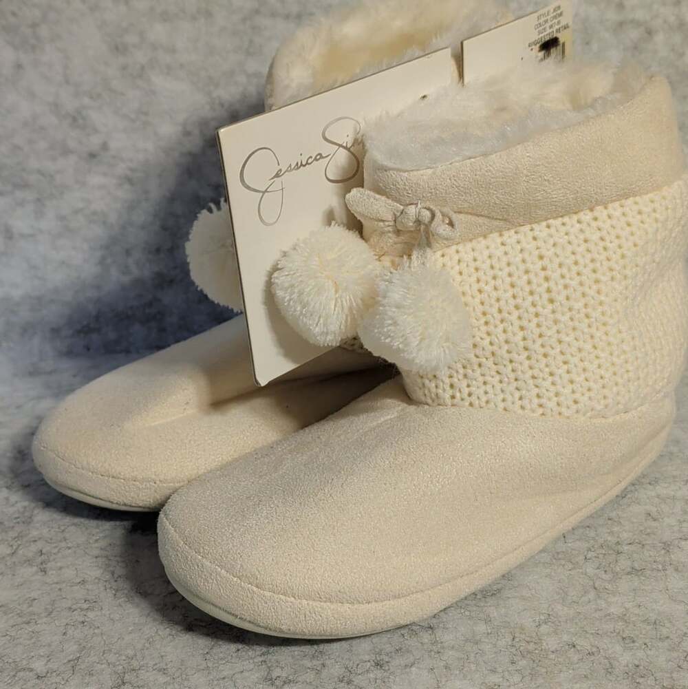 Jessica Simpson Cream Bootie Slippers Faux Fur Lined Pom-Pom US 8 J638